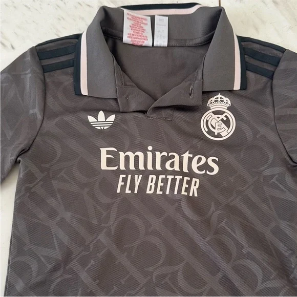 Adidas Kids Gray and White Soccer Set, Size 6 - Picture 5 of 14